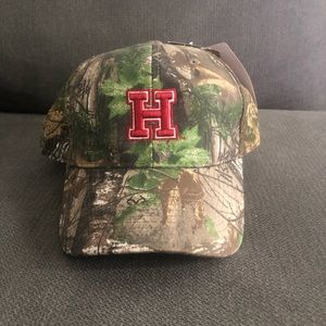 Harvard Crimson Realtree Camo Mens Adjustable Hat